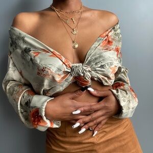 Floral Green and Soft Orange Floral Print Blouse🍊🌿